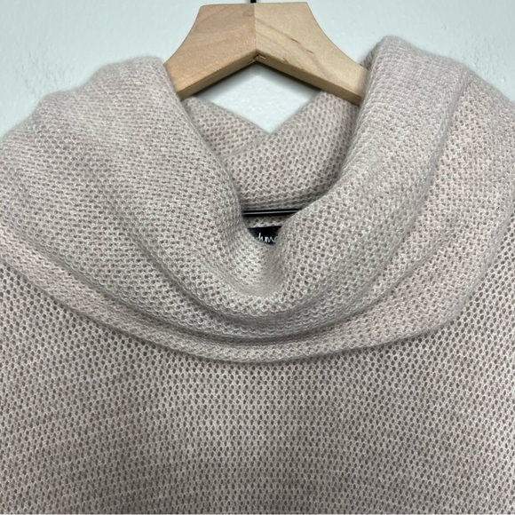 Saks Fifth Avenue 100% Cashmere Cowl Neck Sweatshirt Small Split Back Lightweigh - Picture 2 of 9